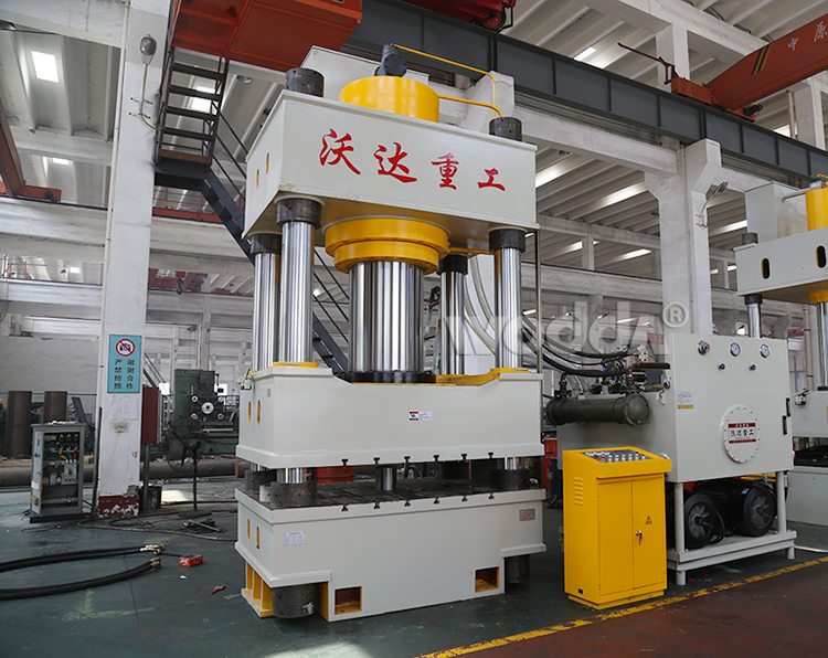 800噸三梁四柱液壓機 800噸三梁四柱液壓機