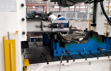 200T框(kuang)架壓汽(qì)車内飾(shi)