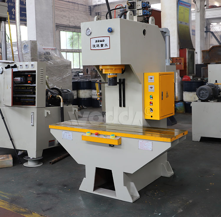 100噸單柱液壓機 100噸單柱液壓機