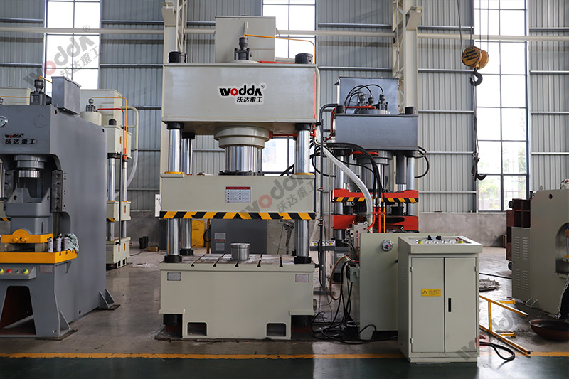 400噸不鏽鋼水箱闆液壓機 400噸不鏽鋼水箱闆液壓機