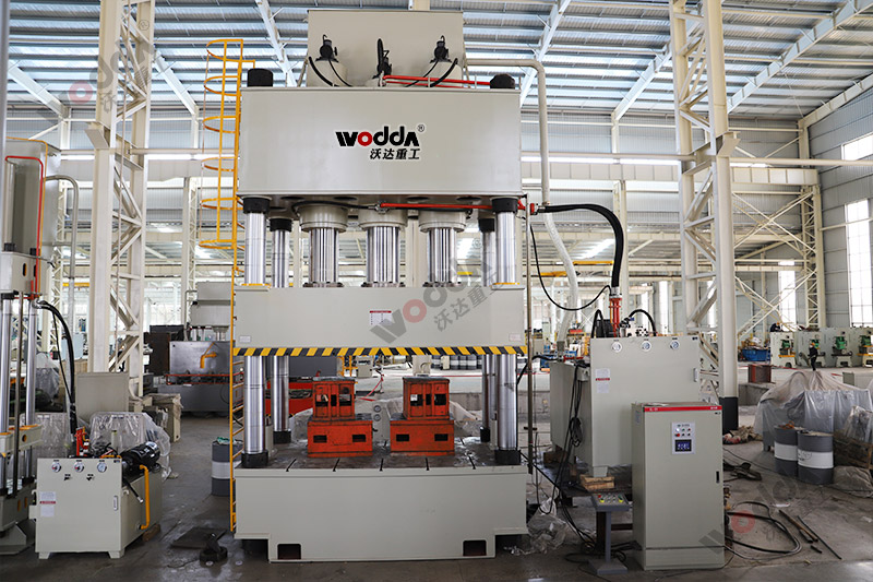 1500噸玻璃鋼電纜橋架成型液壓機 1500噸玻璃鋼電纜橋架成型液壓機