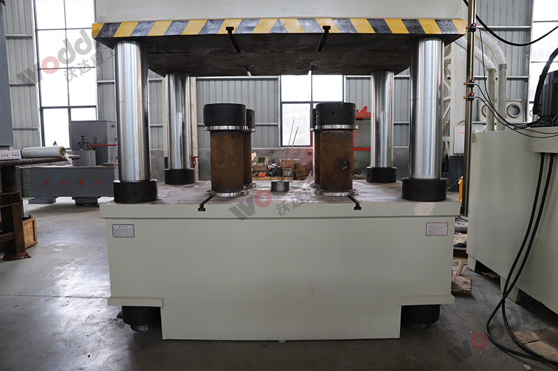 塑料托盤生産設備機器-800噸四柱液壓機