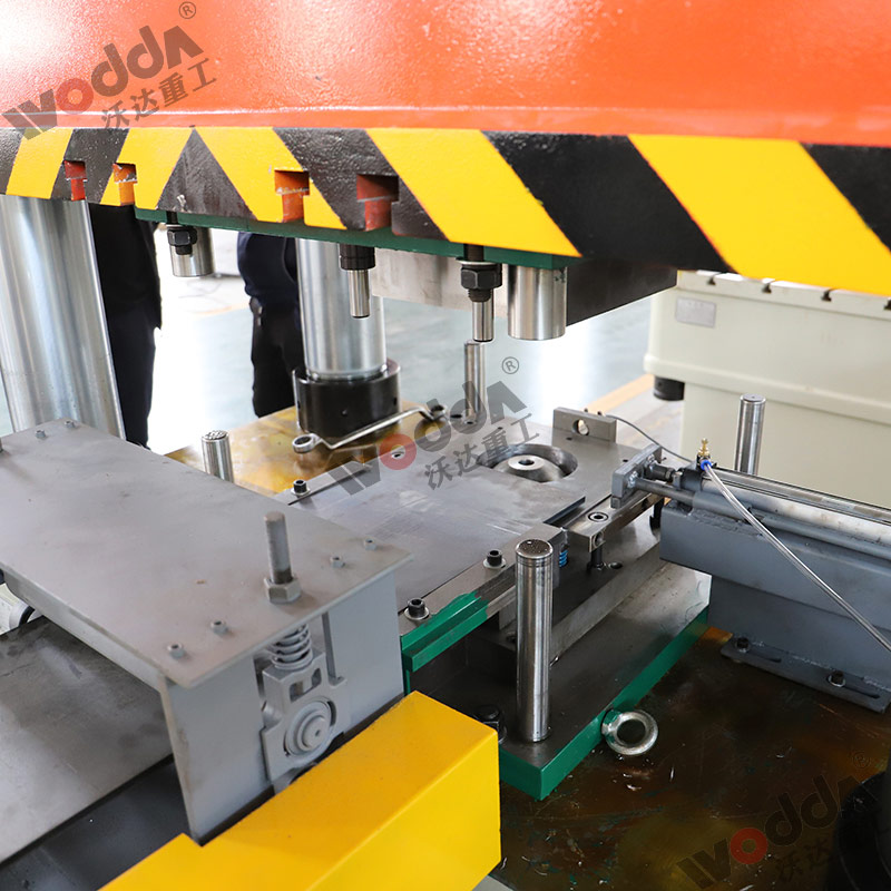 630噸錨杆托盤液壓機模具