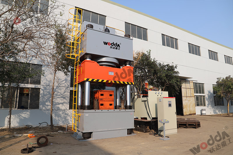 2000噸液壓機廠家怎麼選擇? 2000噸液壓機廠家怎麼選擇?