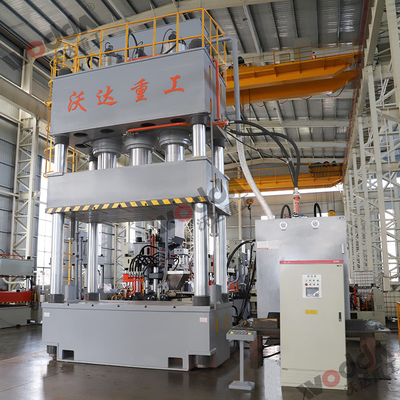 1500噸四柱液壓機 1500噸四柱液壓機