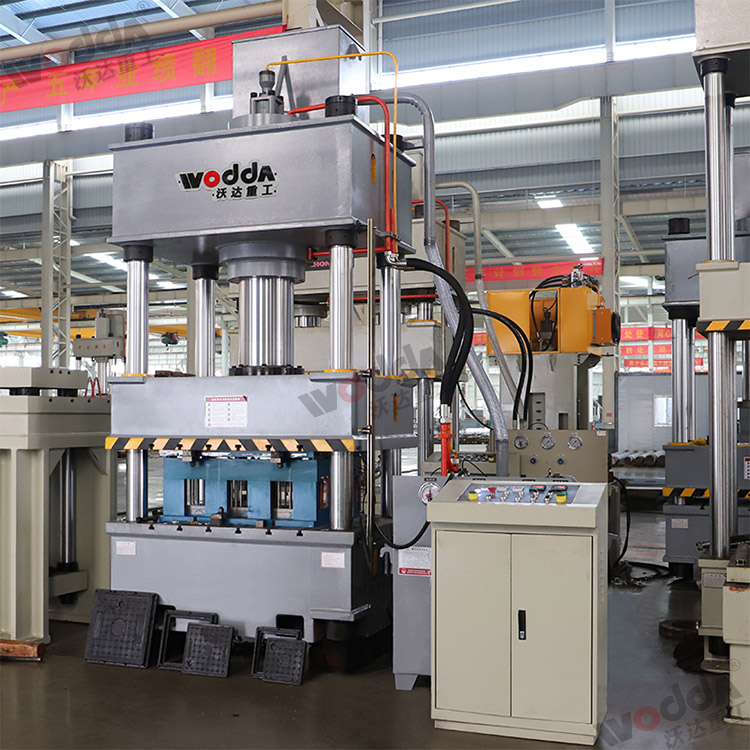 樹脂井蓋成型液壓機(圖3) 樹脂井蓋成型液壓機(圖3)