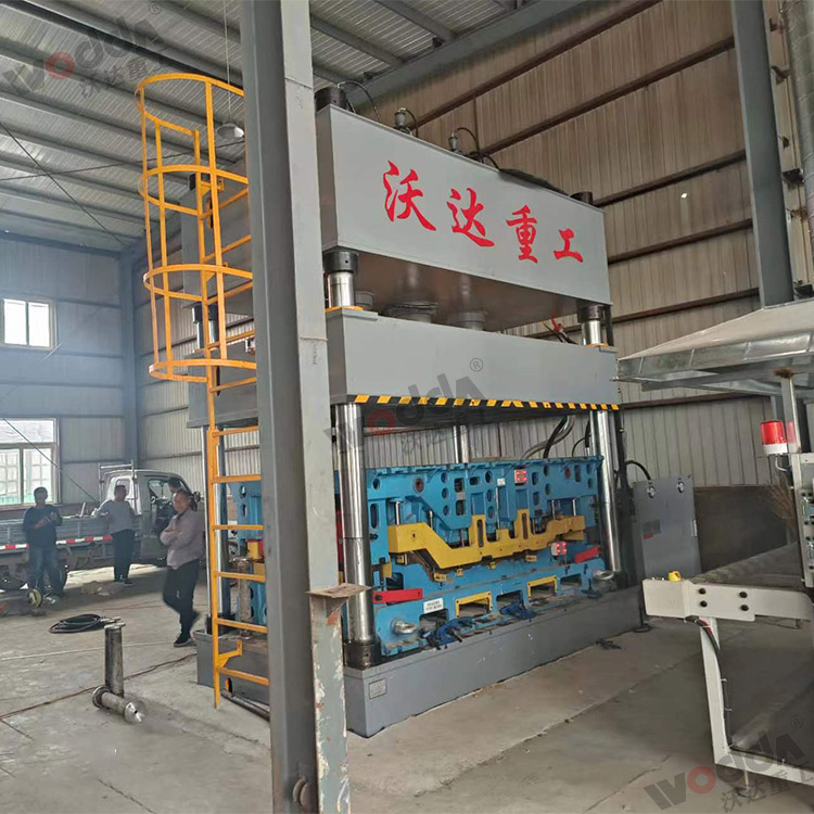 315噸汽車内飾件液壓機(圖3) 315噸汽車内飾件液壓機(圖3)