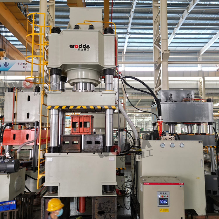 1000噸三梁四柱液壓機 1000噸三梁四柱液壓機