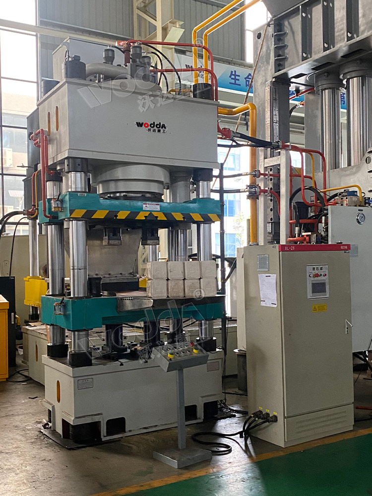 牛羊舔磚液壓機按需定制 牛羊舔磚液壓機按需定制