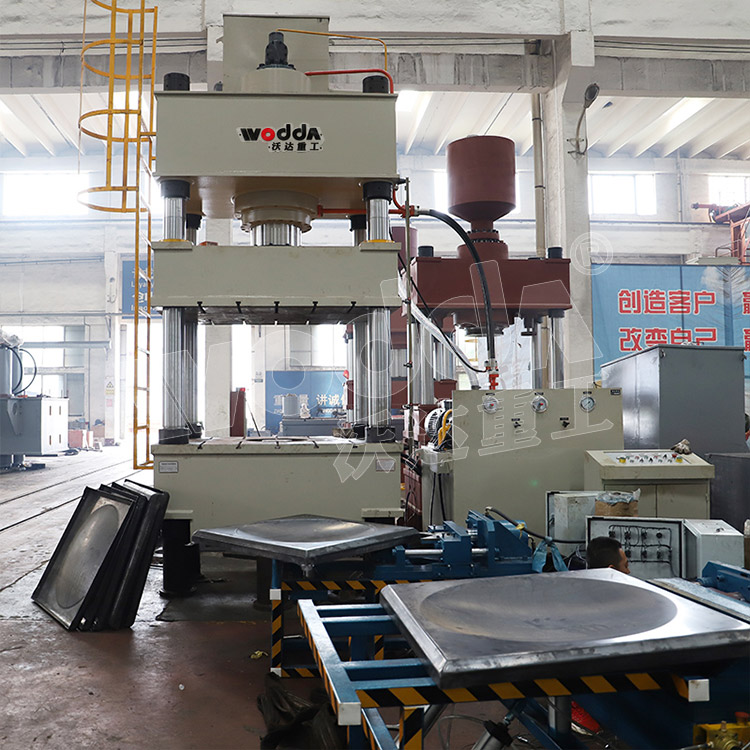 500噸不鏽鋼水箱液壓機 500噸不鏽鋼水箱液壓機