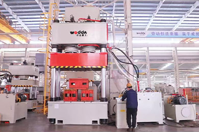 1000噸雙缸(gāng)四柱三梁液壓(yā)機