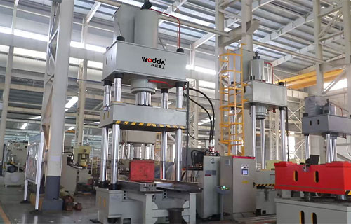 500噸(dūn)伺服液壓機帶(dài)移動工作台