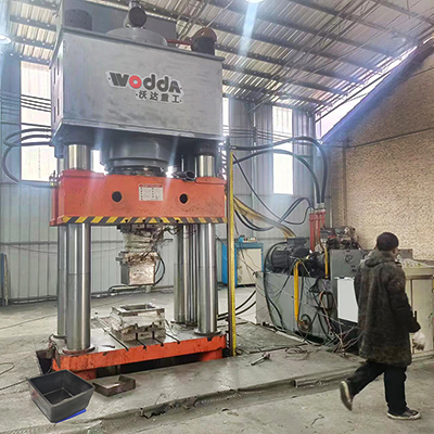 500噸匣缽(bō)成型液壓機_雙動(dòng)匣缽液壓機