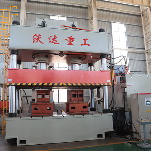 1000噸SMC玻(bo)璃鋼水箱(xiang)成型液壓(ya)機_1000噸液壓(yā)機定制